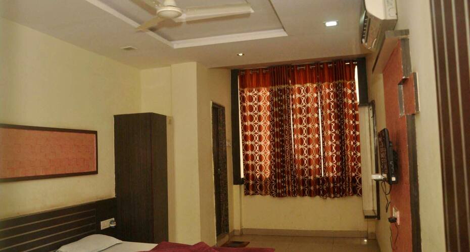 Hotel Rajendra Palace, Ratlam 1